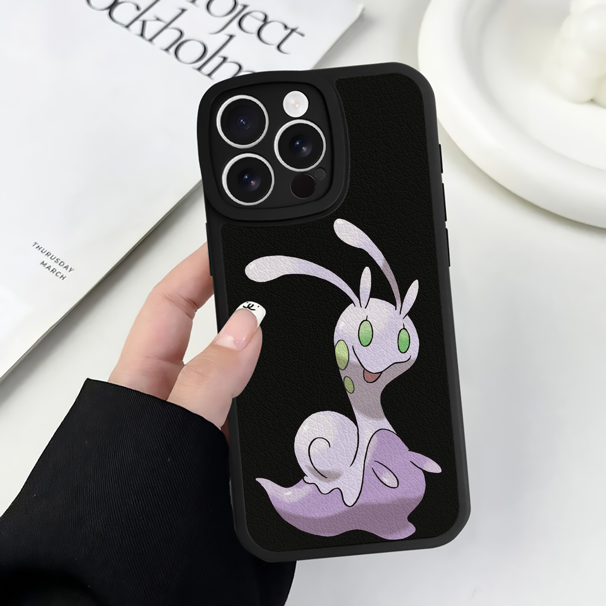 （画像用） ポケットモンスター Pokémon 【iPhone 16シリーズ対応】シリコンスマホケース（レザー調） 材質：シリコン